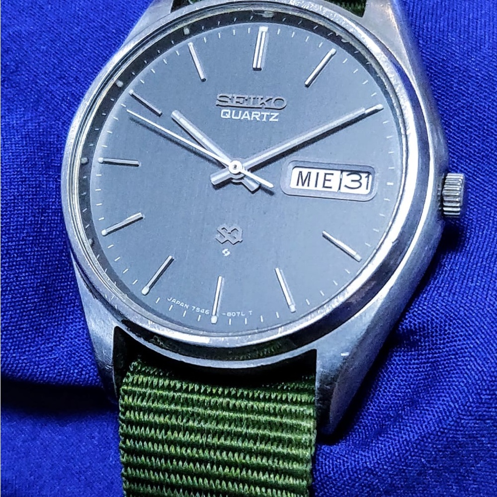 Seiko 7546 Day Date Vintage Men's Watch Collectible - Picture 2 of 9